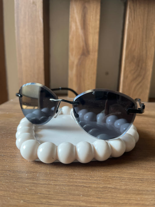 Black rimless sunglasses