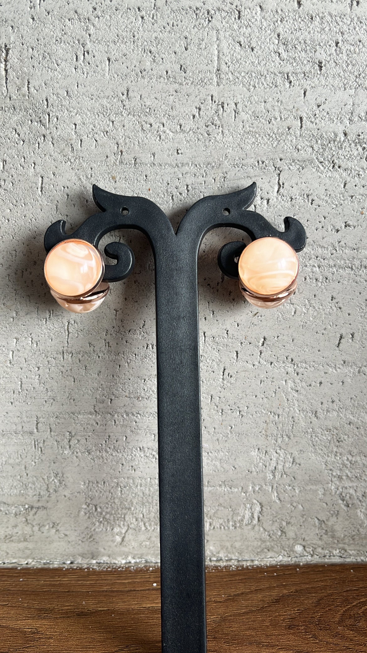 Rose Gold round pearls