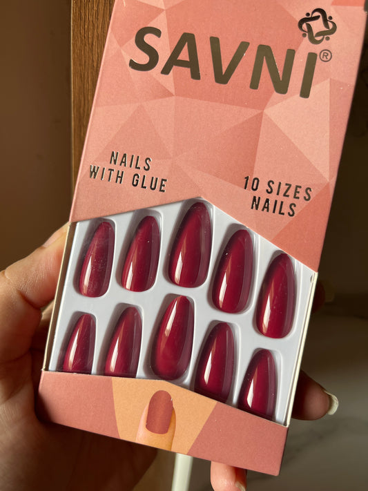 Maroon gloss nails with tabs