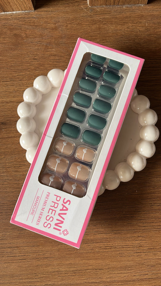 Green: 24 nails in a box - High Quality Nails