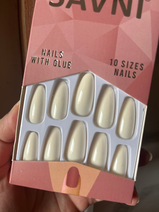 Butter yellow gloss nails with tabs