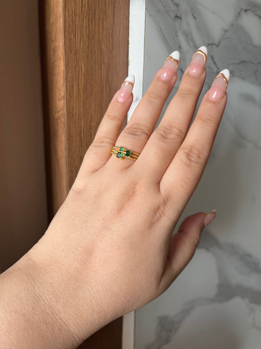 Emerald stone ring