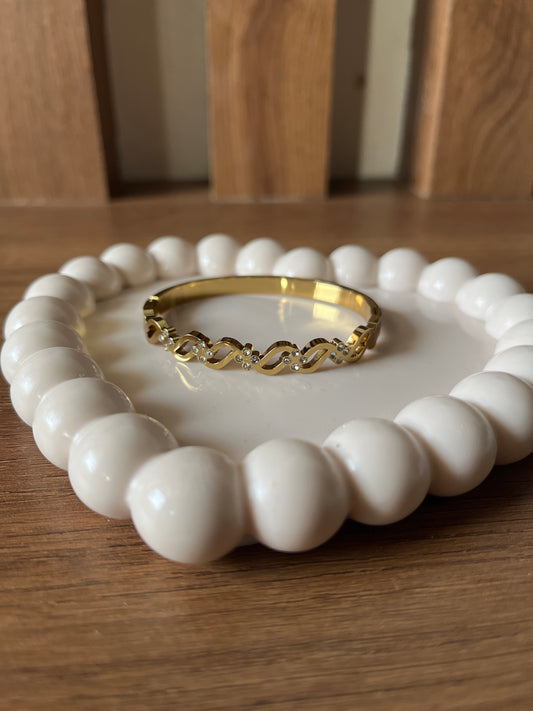 Flower baby size bracelet