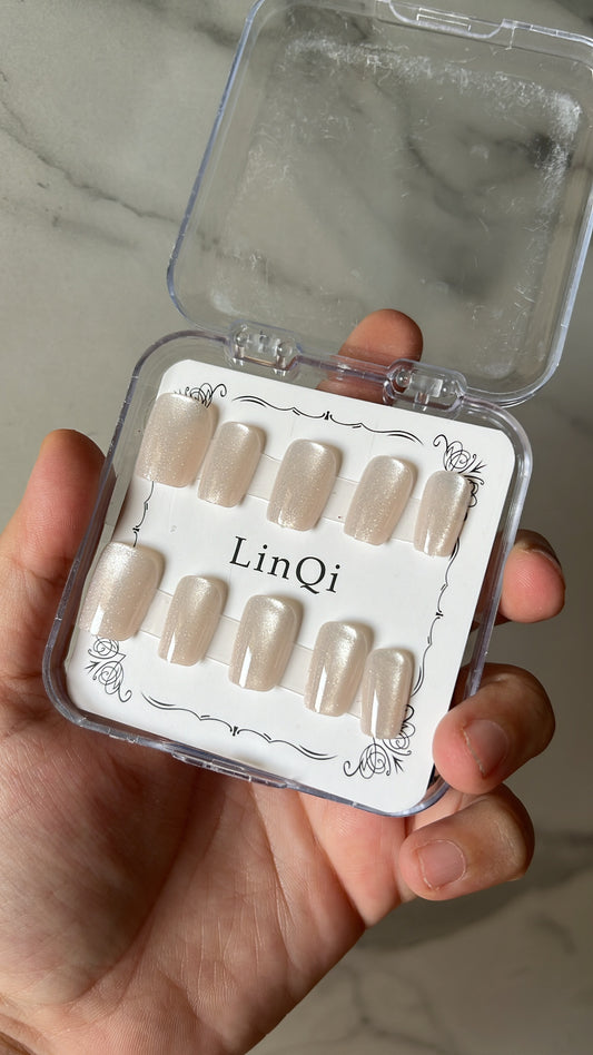 Cream Cat Eye Nails