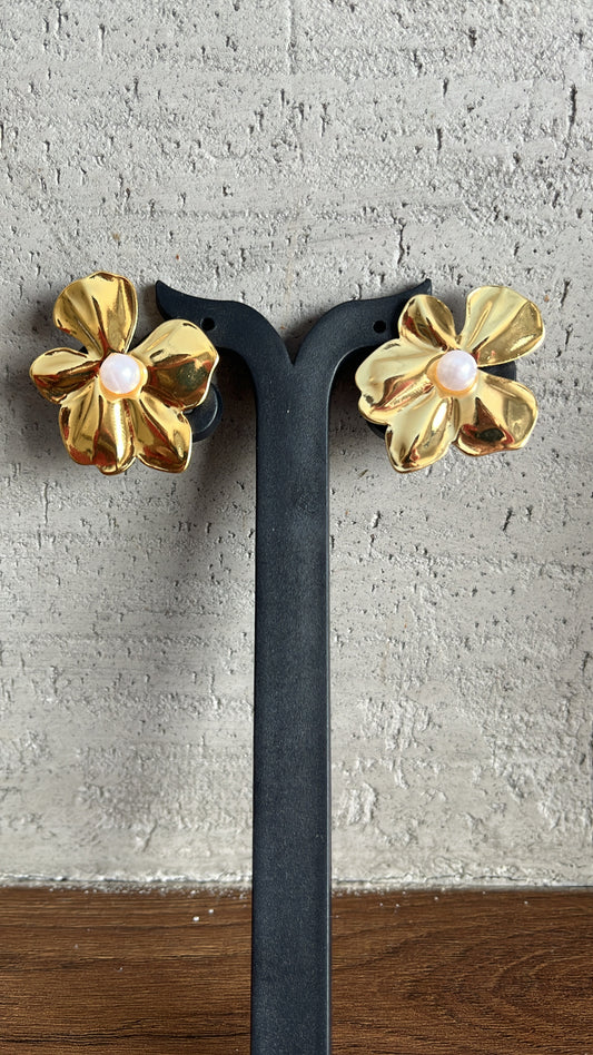 Flower Pearl Earring