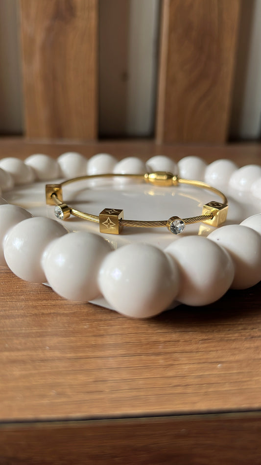 Lv magnetic Bracelet