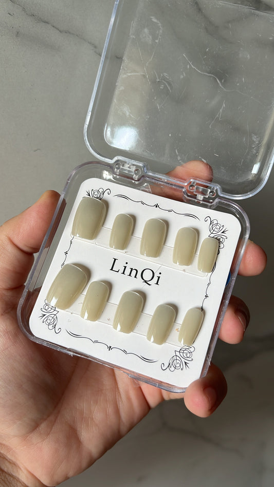 Light Grey Cat Eye Nails