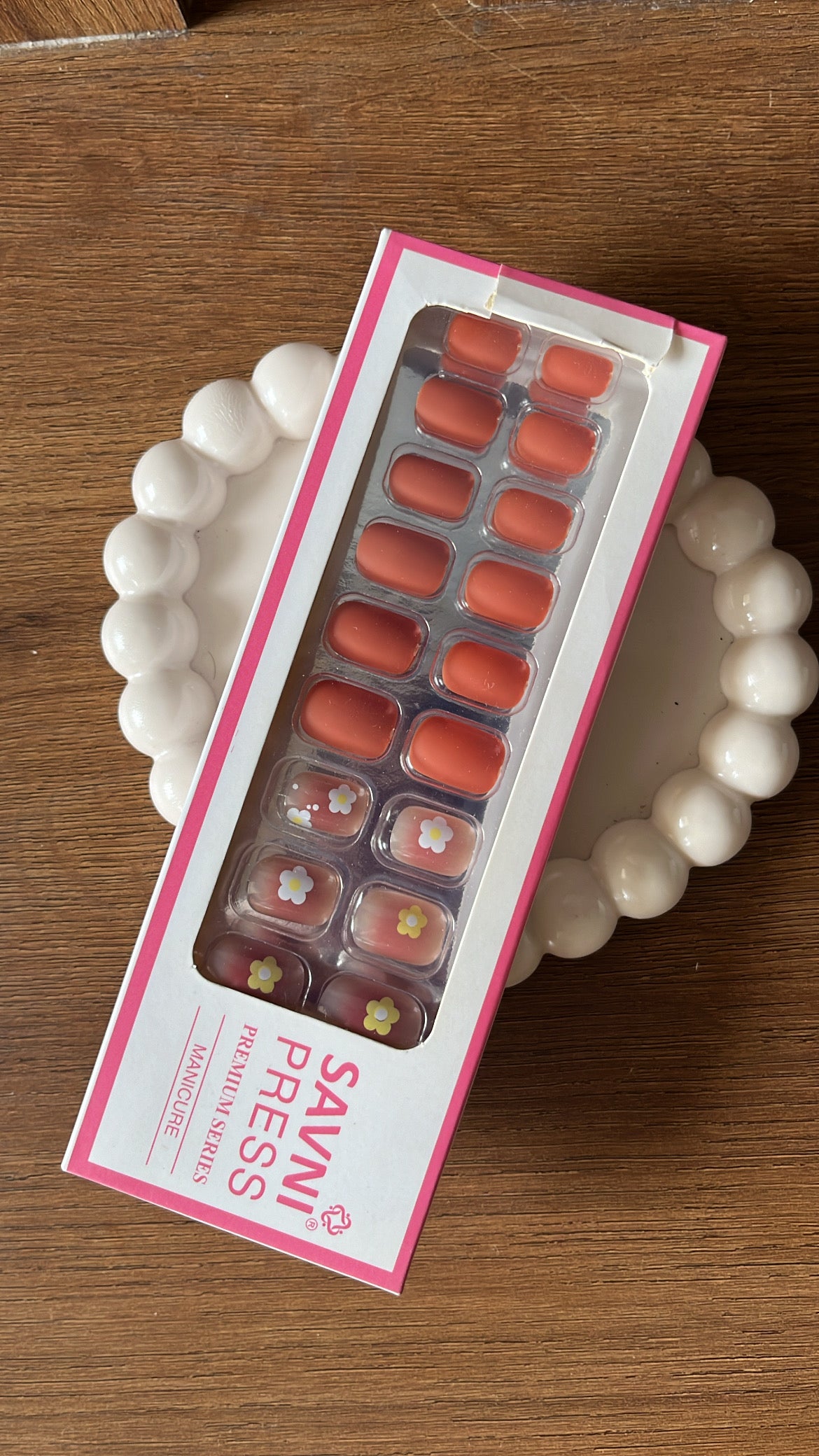 Orange: 24 nails in a box - High Quality Nails