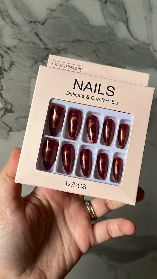 Cat eye Nails - Maroon and Gold