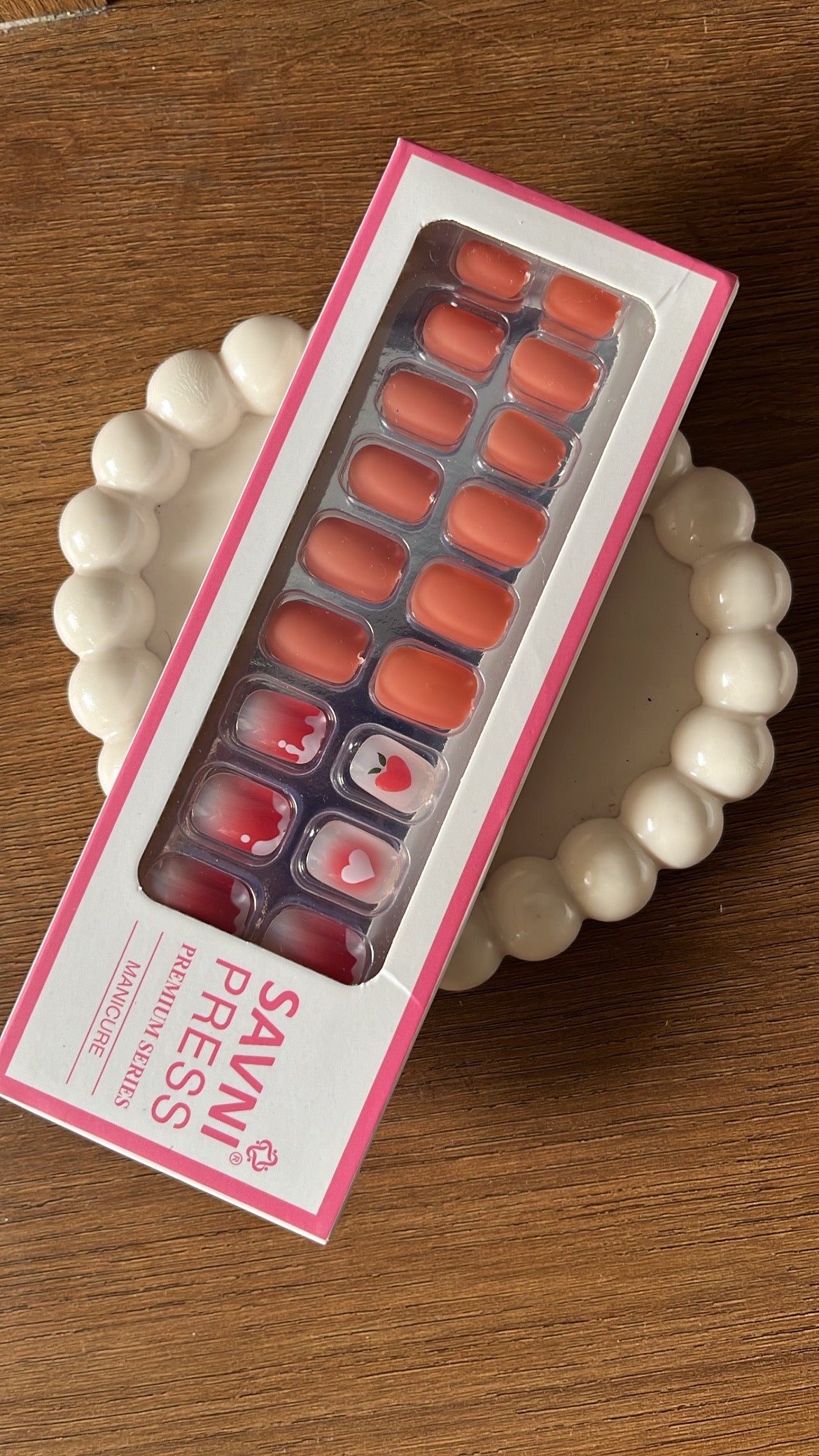 Orange: 24 nails in a box - High Quality Nails